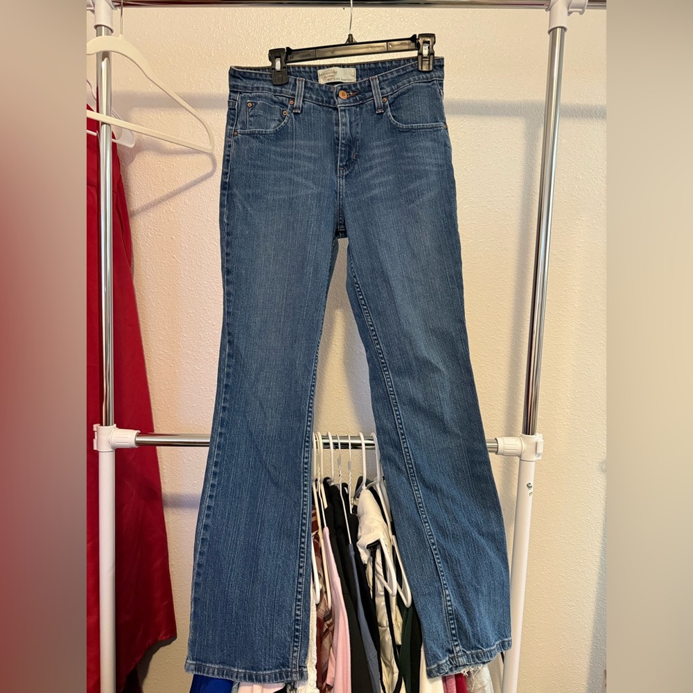 Levi's Women's Boot Cut Jeans in Medium Blue